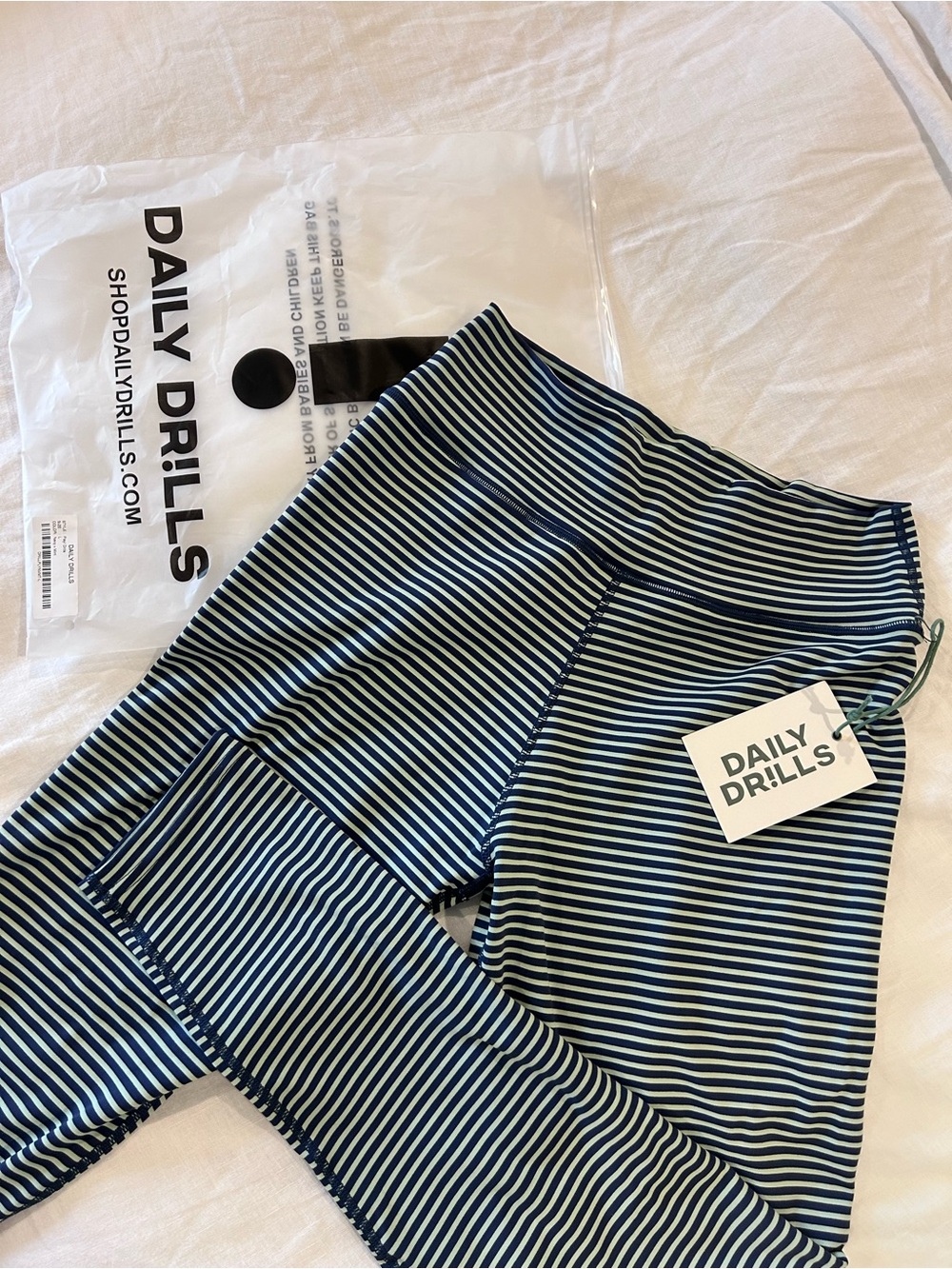 NWT Daily Drills Play! Leggings Navy + Mint